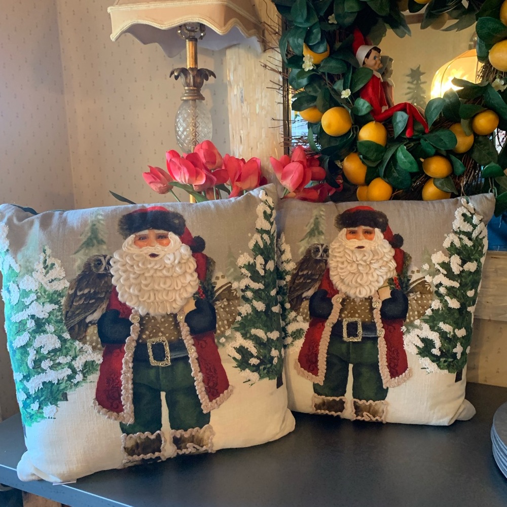 2 CHRISTMAS PILLOWS, BEAUTIFUL yarn WHITE beard, trim for robe and boots.